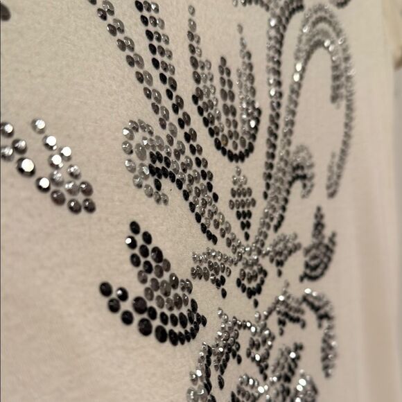 Chic Cream Embellished Top by - Picture 3 of 6